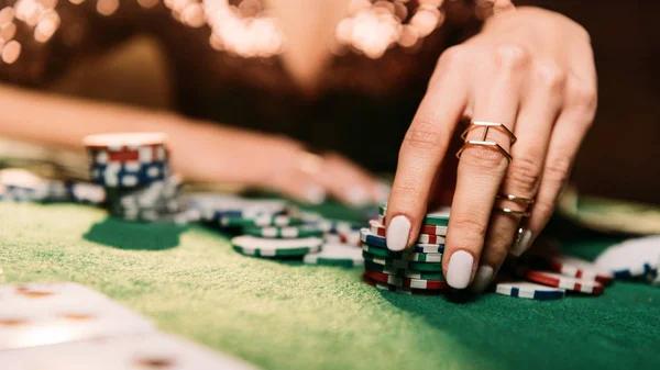 Exploring Online Poker With idrpoker